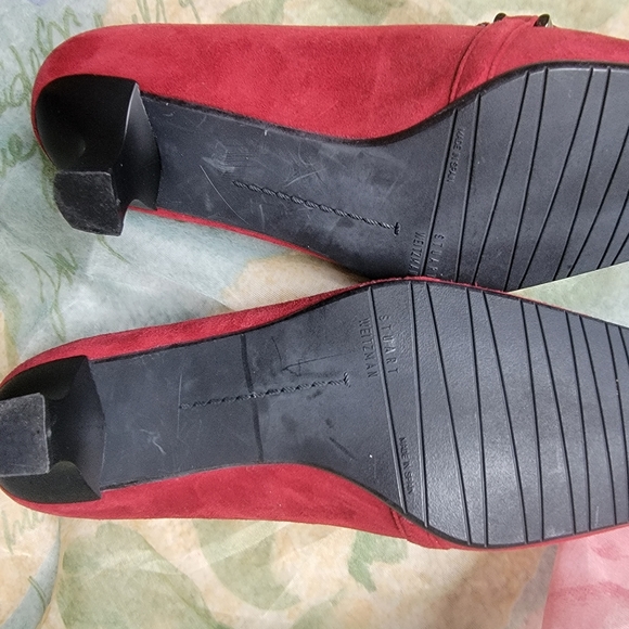 Vintage Stuart Weitzman red heels - Picture 3 of 5